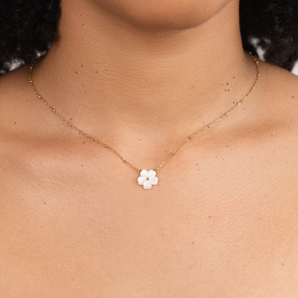 Magnifique Collier de Fleurs