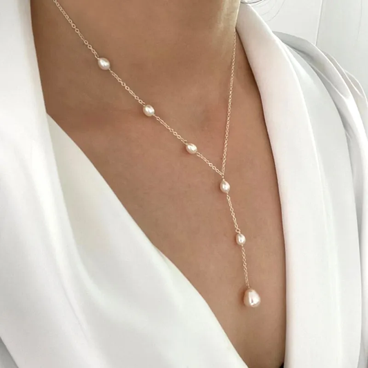 Collier de perles vintage suspendu