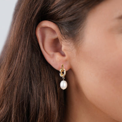 Boucles d'oreilles en or et perles d'eau douce