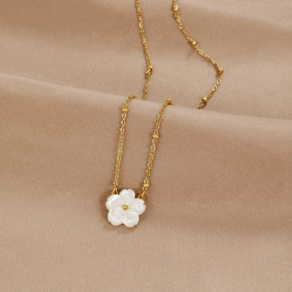 Magnifique Collier de Fleurs