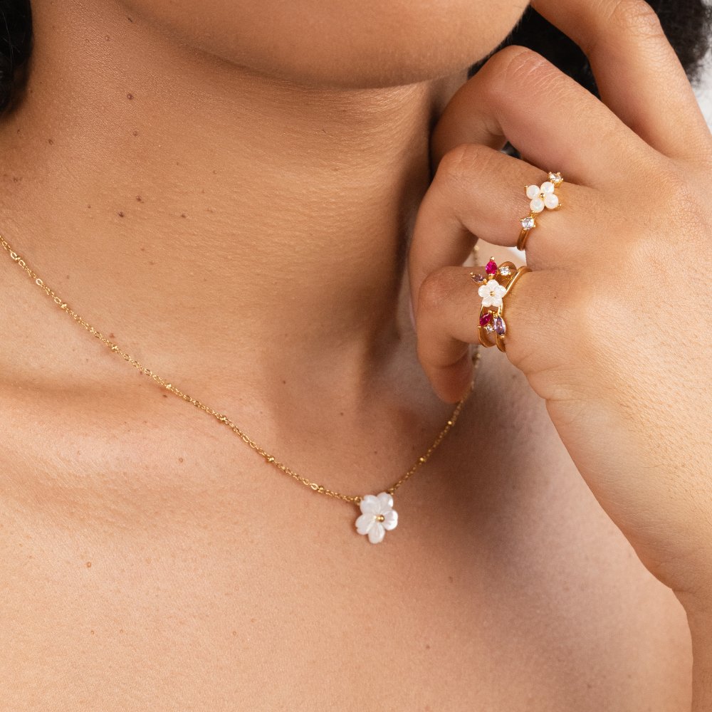 Magnifique Collier de Fleurs